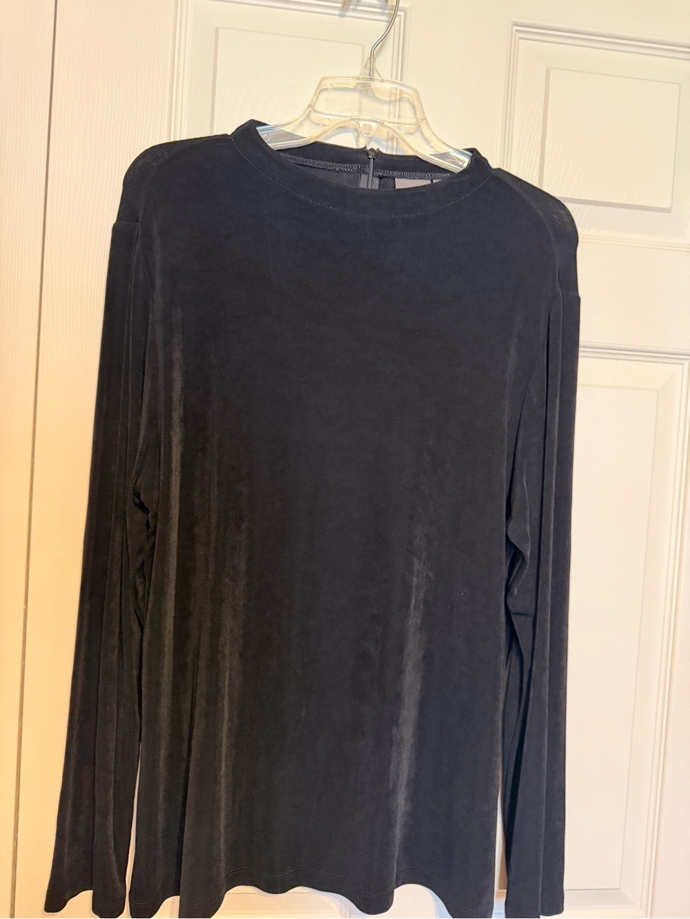 Chico’s Traveler’s Classic Long Sleeve Crewneck Top in Black X-Large